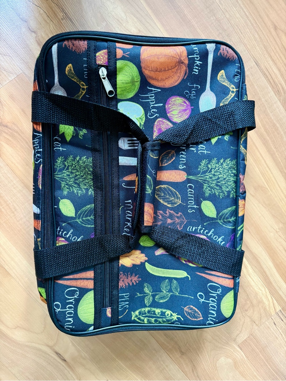 NWT Insulated Casserole Carrying Tote